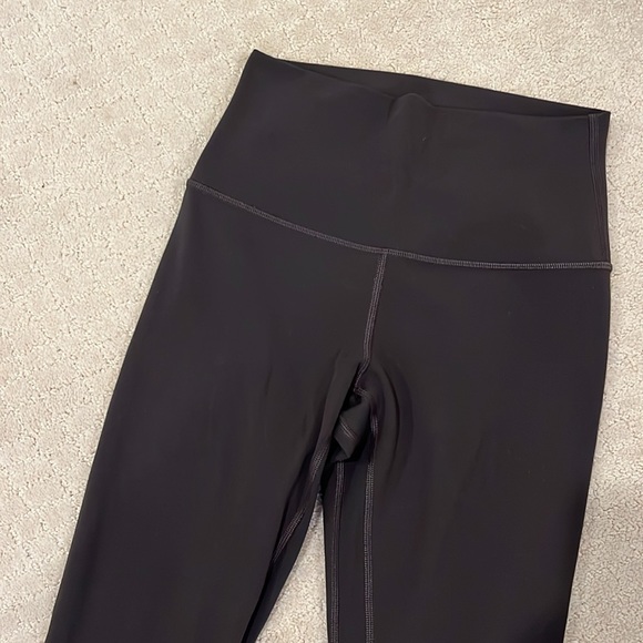 Lululemon Align Leggings 28”, color gray, size 4 - Picture 2 of 4